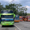 Kondisi Terminal Cicaheum, Kota Bandung yang masih dalam keadaan normal di minggu kedua Bulan Ramadhan (Sadam Husen Soleh Ramdhani / JE)