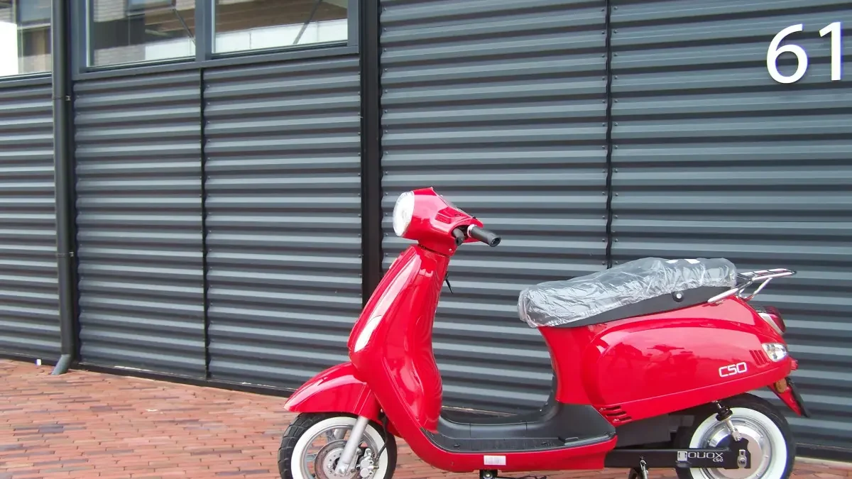 10 Motor Listrik Terbaik 2024, Harga Turun Banyak Bebas Pajak!