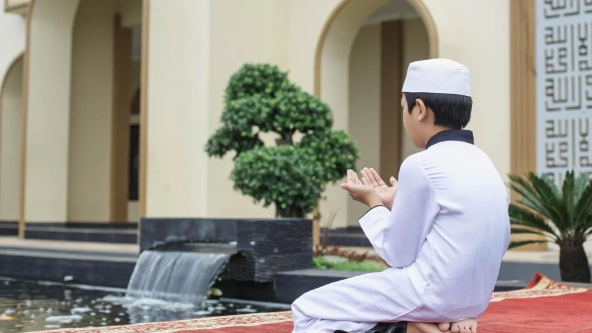 Kumpulan Doa Sehari-hari Mulai dari Bangun Tidur hingga Masuk Rumah! Kumpulan Doa Sehari-hari Mulai dari Bangun Tidur hingga Masuk Rumah!