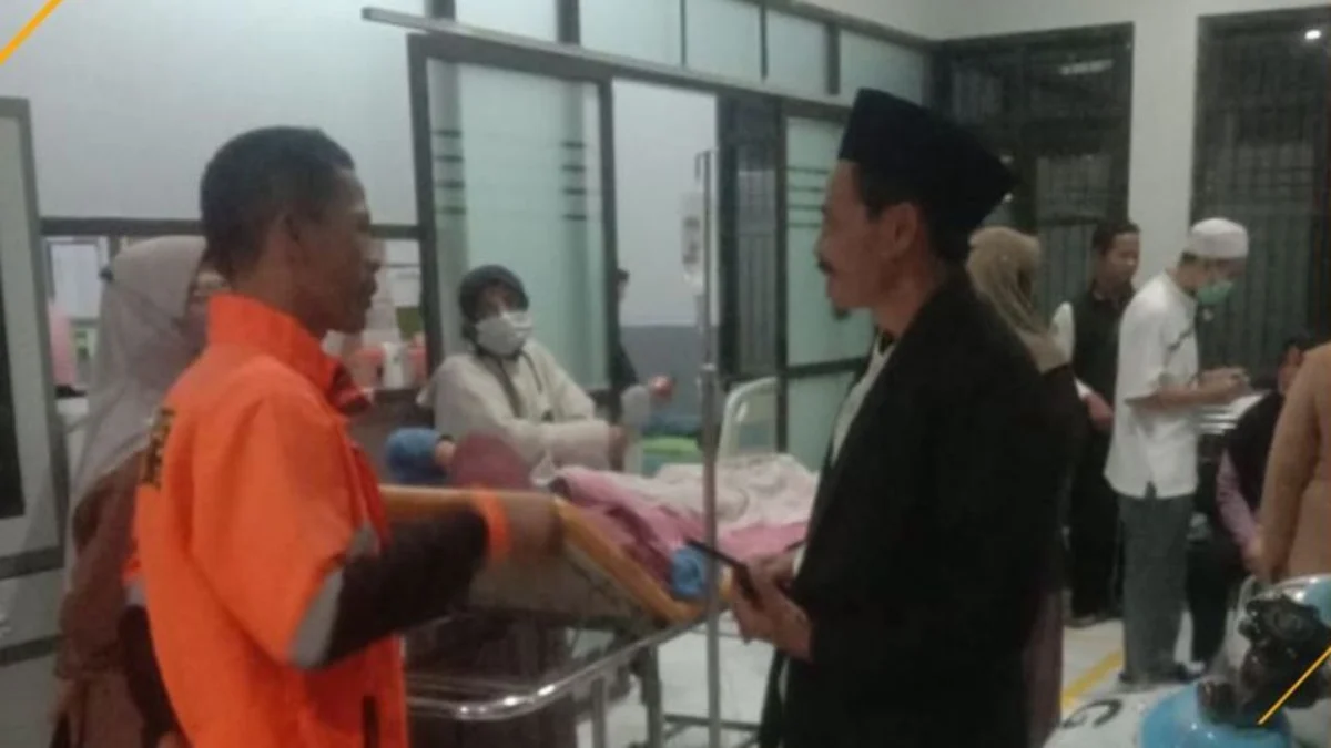 Sebanyak 23 warga Desa Manggungharja, Kecamatan Ciparay, Kabupaten Bandung diduga mengalami keracunan makanan usai menyantap takjil es kelapa pada Jumat (22/3/2024). Foto Istimewa