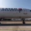 Pesawat LATAM Airlines Mendarat Darurat di Auckland, 50 Orang Terluka