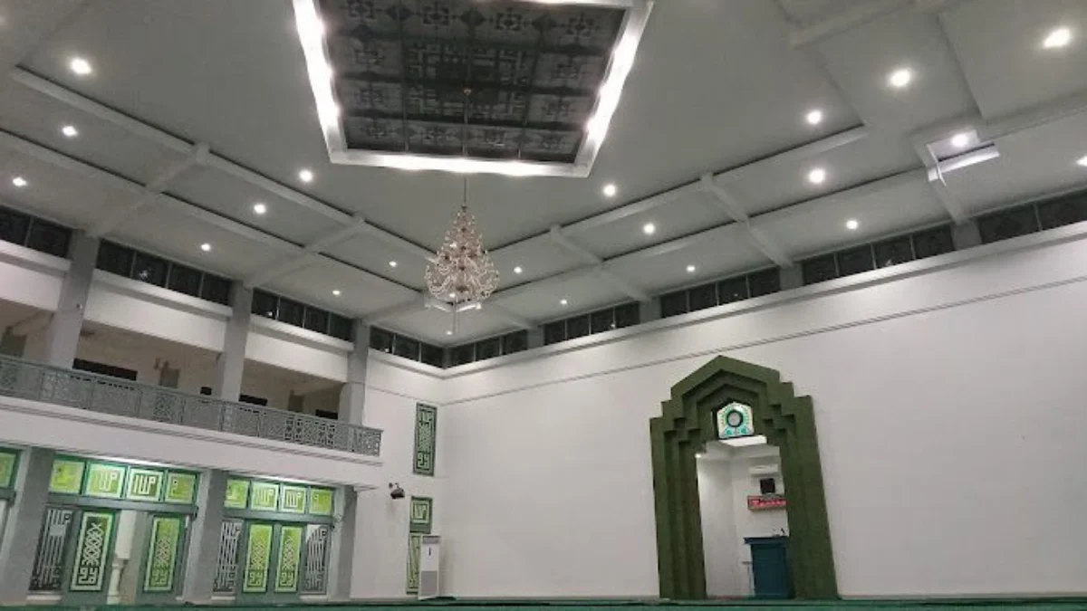 Penampakan dalam Masjid Ikomah, masjid kebanggaan masyarakat UIN SGD Bandung.