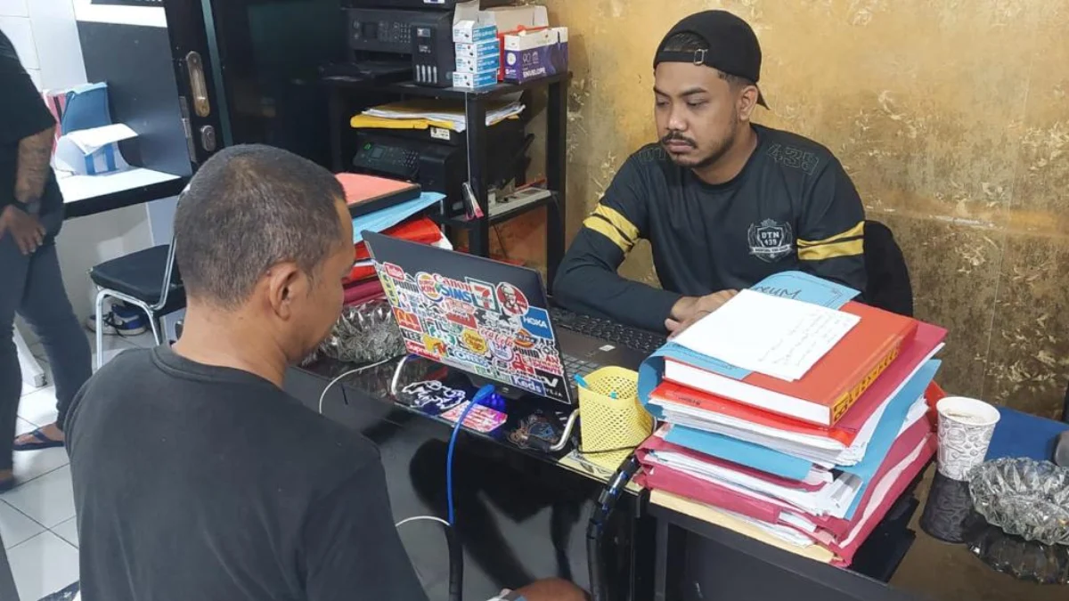 2 dari 7 pelaku pengrusakan rumah ketua PPK Cibereum Kota Sukabumi. Humas polres Sukabumi kota