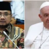 Menteri Agama Yaqut Cholil Qoumas dan Paus Fransiskus/ Kolase Dok. Menag/ Ist