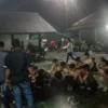 Puluhan remaja saat diamanakan pihak kepolisian, istimewa