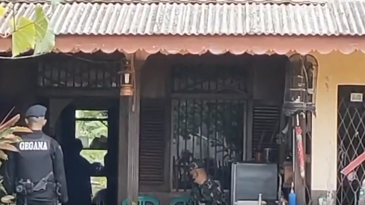 Penggerebekan Rumah Dukun di Ciputat: Penemuan Senpi dan Granat oleh Polisi