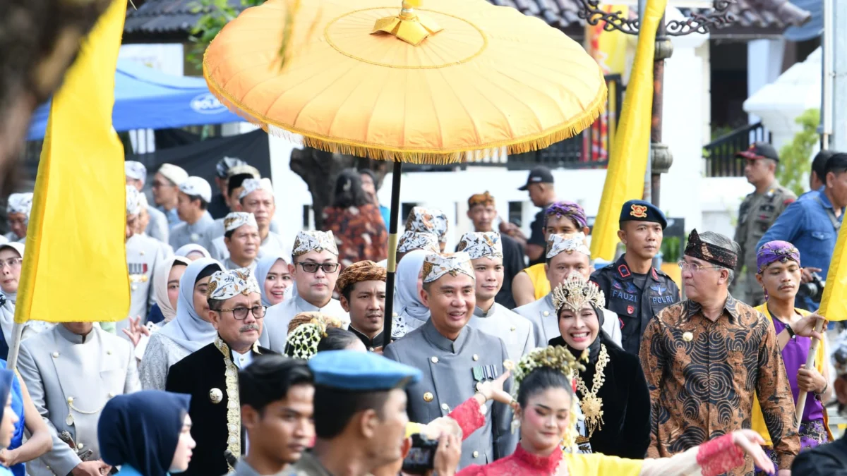 Bay Machmudin Saat menghadiri peringatan HUT Kota Cirebon.