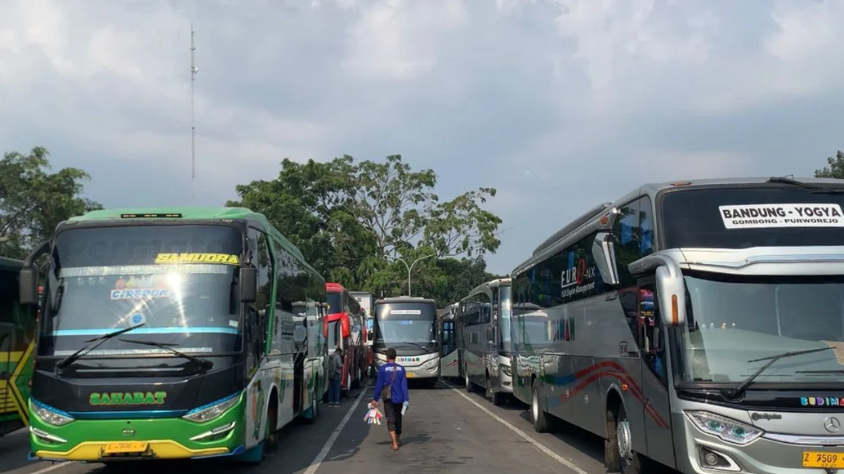 Kedatangan dan Keberangkatan Pemudik di Terminal Cicaheum tak Sebanding, Ini alasannya! Ilustrasi. Kondisi Terminal Cicaheum, Kota Bandung (Sadam Husen / JE)
