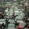 Ilustrasi: Kepadatan volume kendaraan saat arus mudik 2024 di Jalan Otista, Kota Bandung. (Pandu Muslim/Jabar Ekspres)