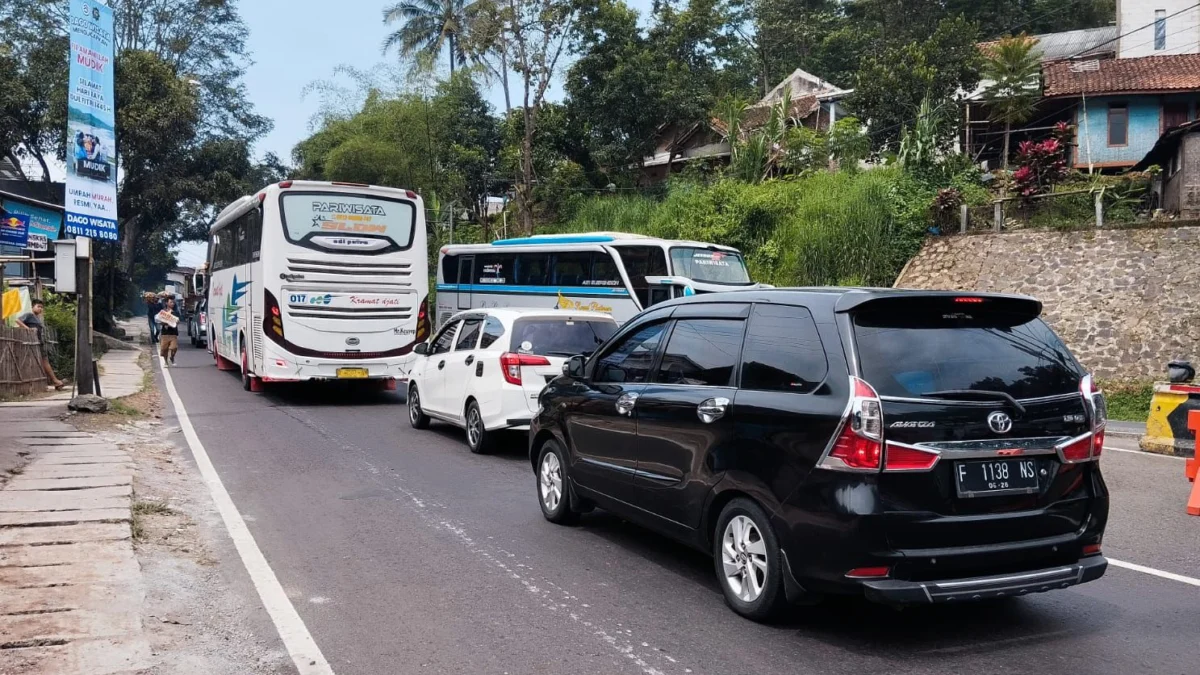 Volume Kendaraan Roda Dua di Jalur Nagreg Menurun