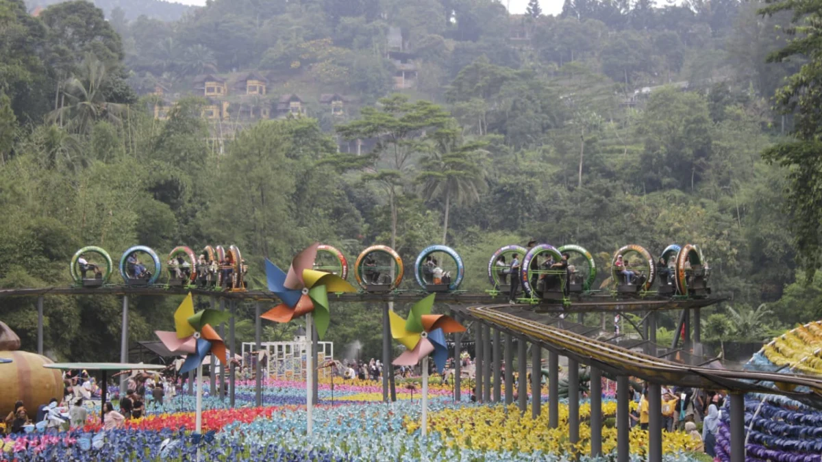 Diserbu Pengunjung, Tempat Wisata di Puncak Bogor Ini Jadi Primadona di Libur Lebaran Wisata menikmati wahana di Dairyland Theme Park. Foto : Sandika Fadilah/Jabarekspres.com