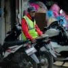 Ilustrasi: Juru Parkir (Jukir) di kawasan Pasar Ujungberung, Kota Bandung. (Pandu Muslim/Jabar Ekspres)
