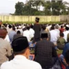 ILUSTRASI sholat Idul Fitri di lapangan (Freepik)