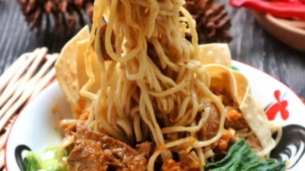10 Tempat Mie Ayam Paling Lezat di Bandung yang Wajib Dicoba Tempat Mie Ayam Paling Lezat di Bandung yang Wajib Dicoba