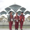 Pengunjung Masjid Raya Al Jabbar, Gedebage, Kota Bandung. (Pandu Muslim/Jabar Ekspres)