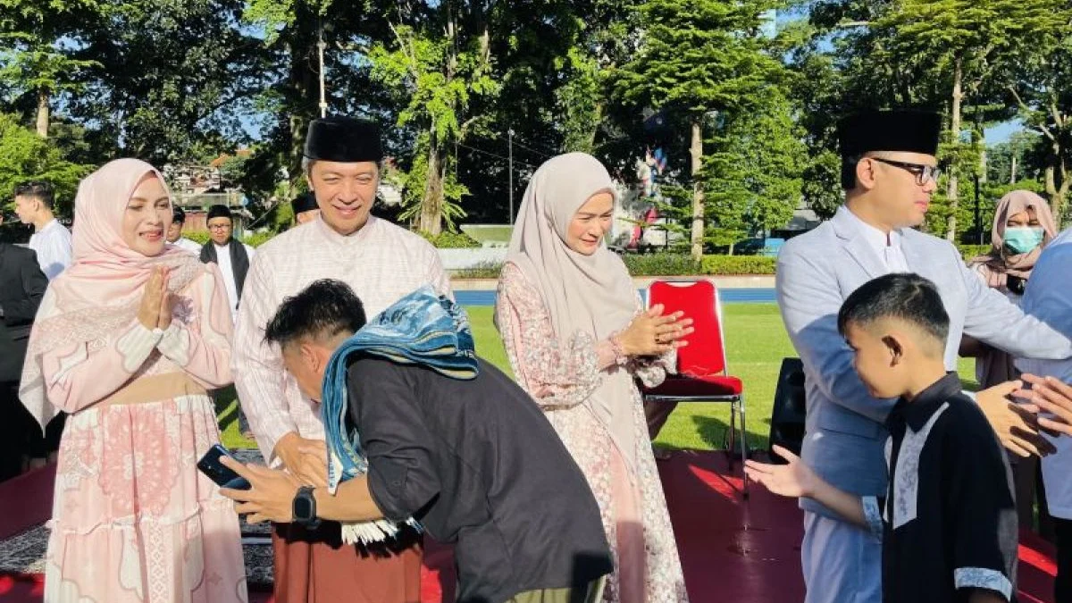 Wali Kota Bogor Bima Arya setelah shalat Id/ANTARA/Shabrina Zakaria