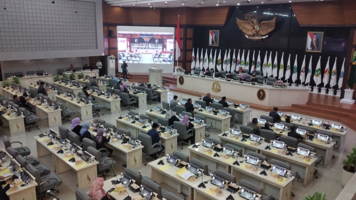 Rapat Paripurna DPRD Jabar