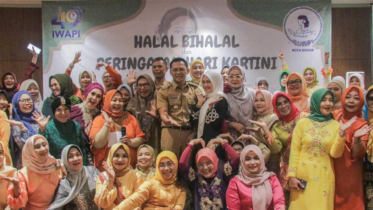 Pj Wali Kota Bogor, Hery Antasari saat menghadiri HalalBihalal IWAPI DPC Kota Bogor, Senin (29/4). (Yudha Prananda / Jabar Ekspres)