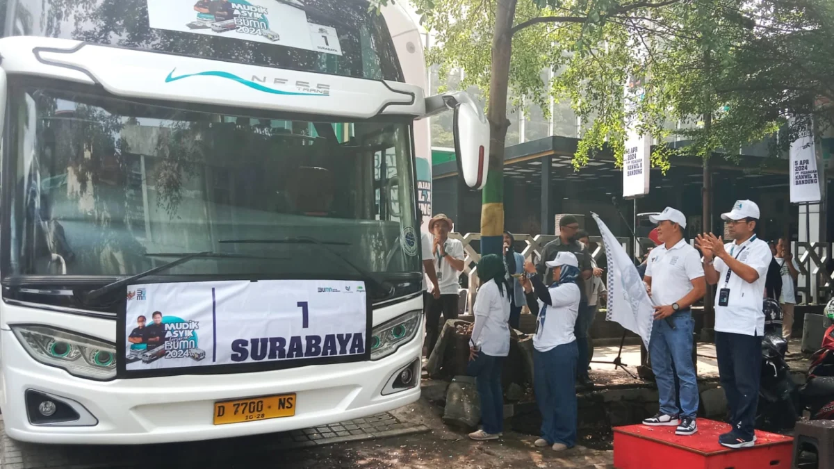 Pegadaian Berangkatkan Ratusan Warga Ikut Mudik Asik 2024
