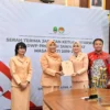 Sekretaris Daerah  Provinsi Jawa Barat Herman Suryatman menghadiri acara Serah Terima Jabatan Ketua Antarwaktu Dharma Wanita Persatuan (DWP) Provinsi Jabar Masa Bakti 2019-2024 di Gedung Negara Pakuan, Kota Bandung, Jumat (19/4/2024).(Foto: Biro Adpim Jabar)