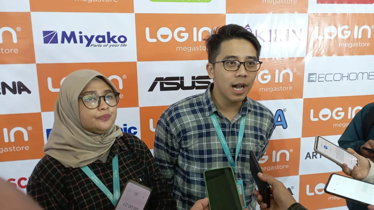 HUT ke-15, Log In Megastore Bagikan Promo Spesial hingga Bagikan Elektronik Gratis Untuk ratusan Ojol di Bandung