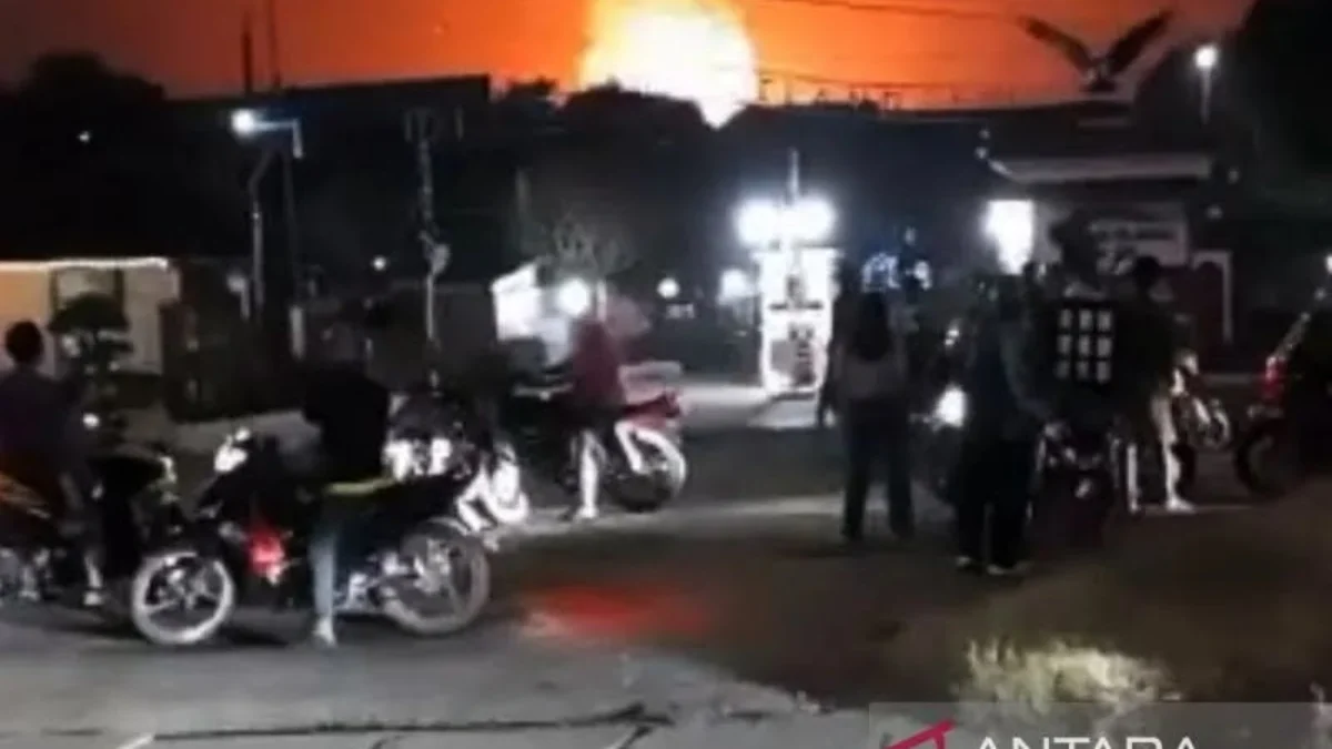 Kebakaran di gudang pengisian LPG di Kota Tangerang, Senin (1/4/2024). ANTARA/HO-BPBD Kota Tangerang/am.