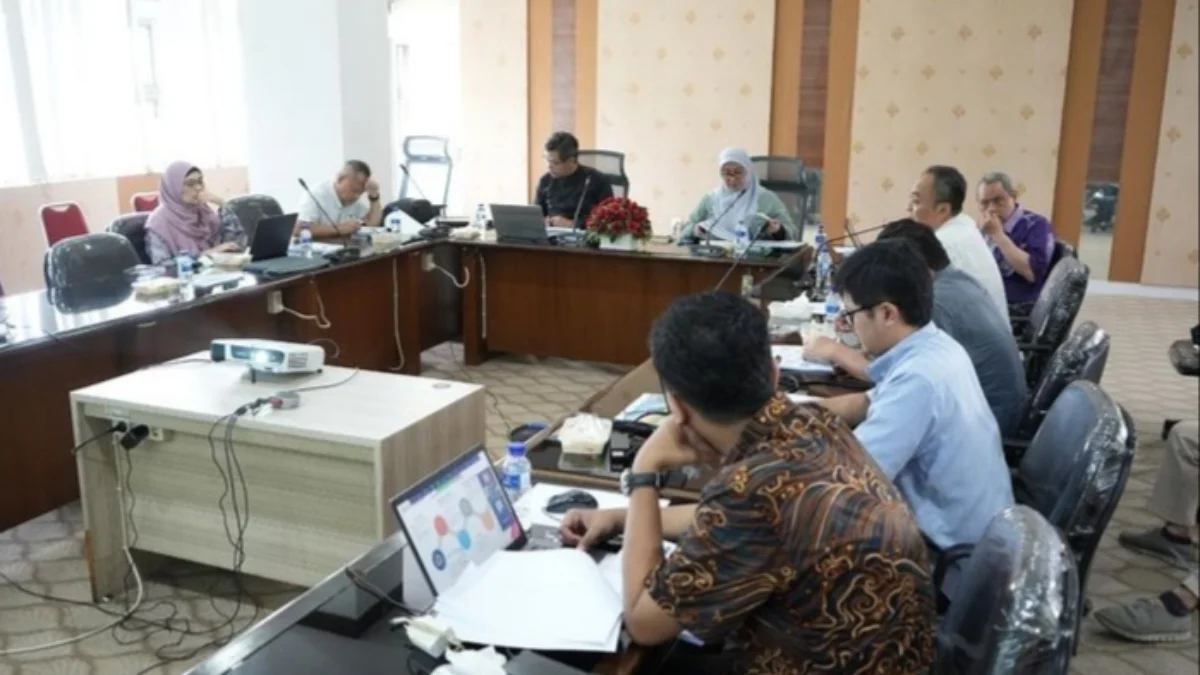 Ilustrasi rapat evaluasi kinerja Biro BIA dengan sejumlah BUMD