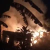 Satu unit rumah warga terbakar akibat sambaran petir di Kampung Cireundeu Peuntas RT 03 RW 06, Desa Girijaya, Kecamatan Nagrak, Kabupaten Sukabumi, Kamis (25/4) malam.