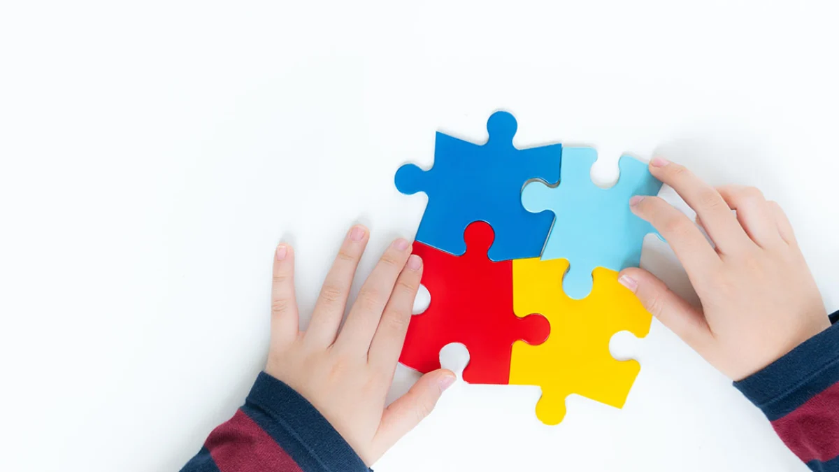 Inilah 5 Tanda Autisme yang Biasanya Sudah Muncul Sejak Kecil