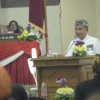 Pj Gubernur Jabar, Bey Machmudin saat memberikan sambutan pada paripurna istimewa memperingati Hari Jadi Kota Banjar ke-21 Rabu 21 Februari 2024 di ruang Singaperbangsa DPRD Kota Banjar.