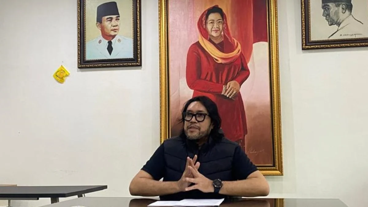 Ketua DPD PDIP Jabar Ono Surono saat memberikan keterangan mengenai penjaringan calon kepala daerah melalui PDIP Jabar untuk Pilkada serentak.