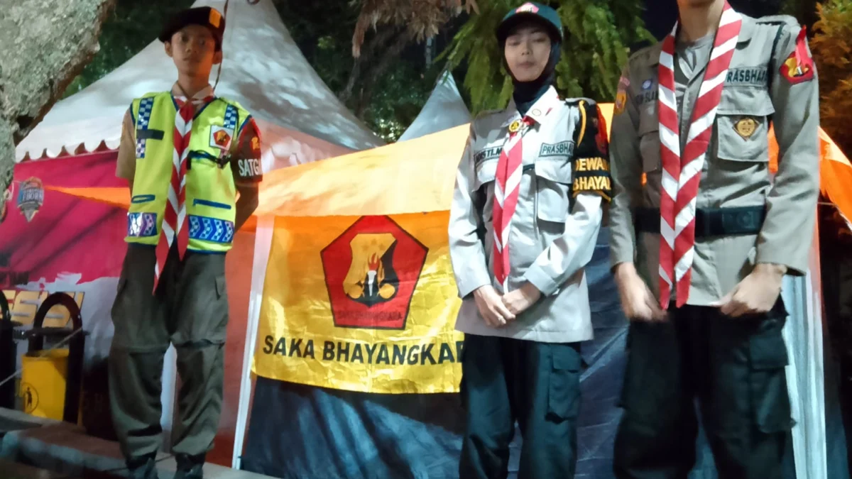 Doc. Siswa Pamong Saka Bhayangkara Polres Cimahi Berkontribusi dalam Pengawasan dan Pengamanan Arus Mudik di Kota Cimahi (Mong)