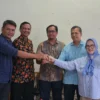 Para ketua DPC dan DPD dari empat Parpol yakni PAN, PKS, Nasdem, dan Demokrat di Kota Banjar sepakat membentuk poros berkoalosi untuk Pilkada Banjar tahun 2024. (Cecep Herdi/Jabar Ekspres)