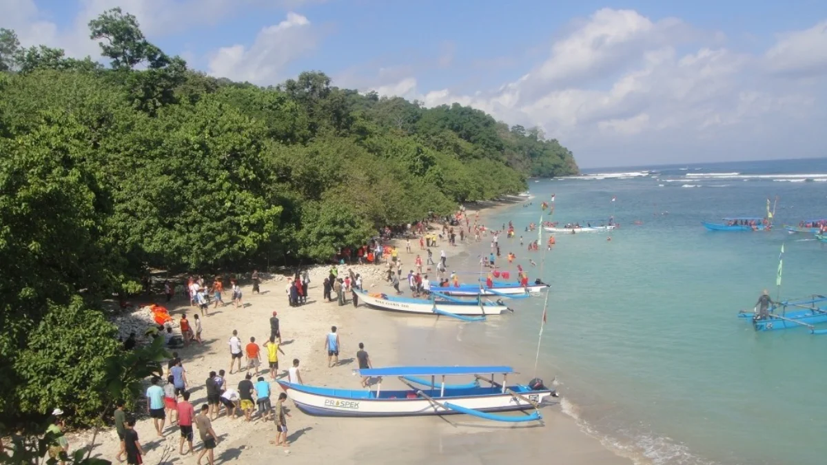 Pangandaran Hingga Malioboro Jadi Destinasi Wisata Favorit Saat Libur Lebaran, Ini Alasannya! Pangandaran Hingga Malioboro Jadi Destinasi Wisata Favorit Saat Libur Lebaran, Ini Alasannya!