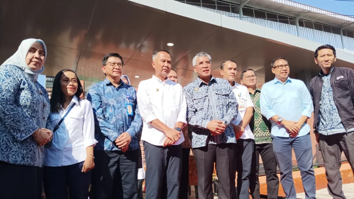 Doc. Pj Gubernur Jawa Barat, Bey Machmudin Apresiasi Kinerja Pemerintah Kota Cimahi dalam Pengelolah Sampah Pertama di Jawa Barat (Mong)