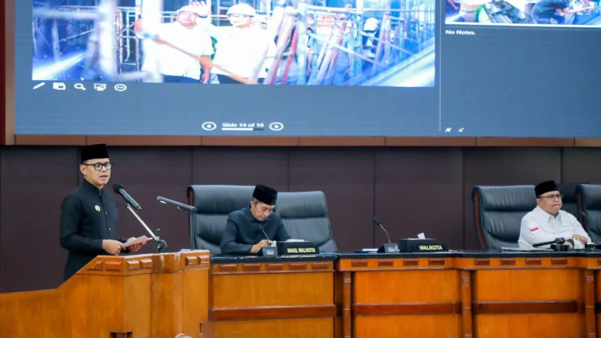Sampaikan LKPJ 2023 di Kota Bogor, Ini Penjelasan Bima Arya Wali Kota Bogor, Bima Arya dalam rapat paripurna DPRD Kota Bogor.