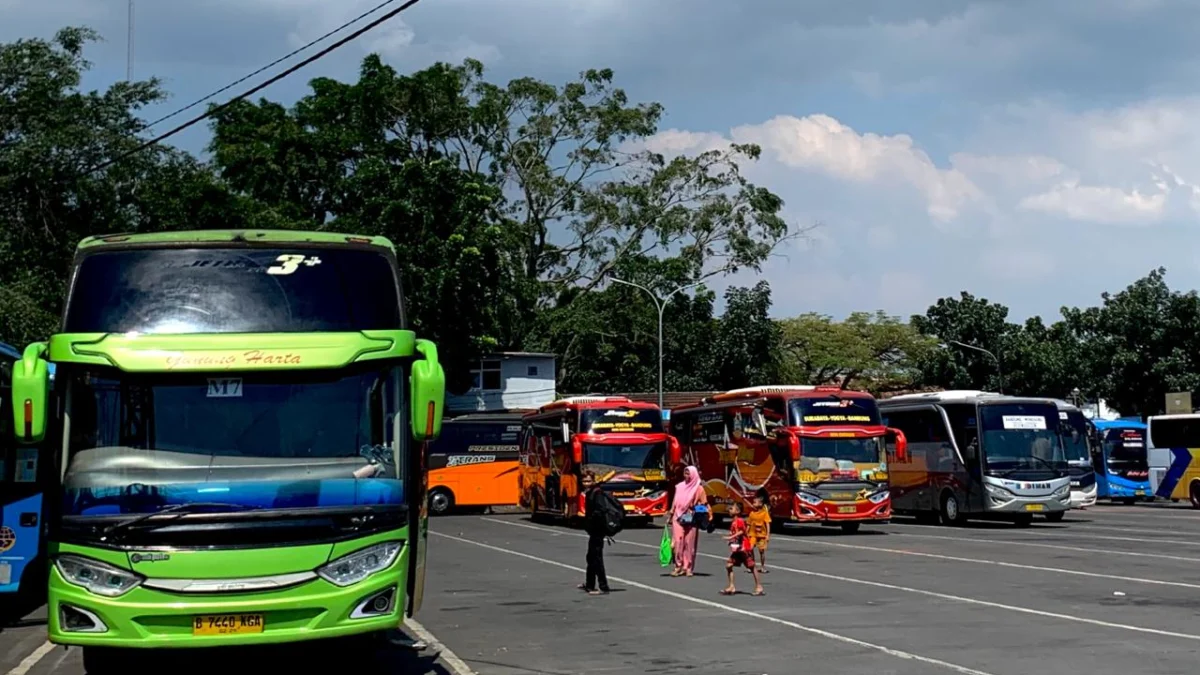 Antisipasi Lonjakan Pemudik, Dishub Kota Bandung Siapkan Ratusan Armada Angkutan Lebaran Ilustrasi: Terminal Type A Kota Bandung, dalam menghadapi puncak arus mudik lebaran tahun 2024.