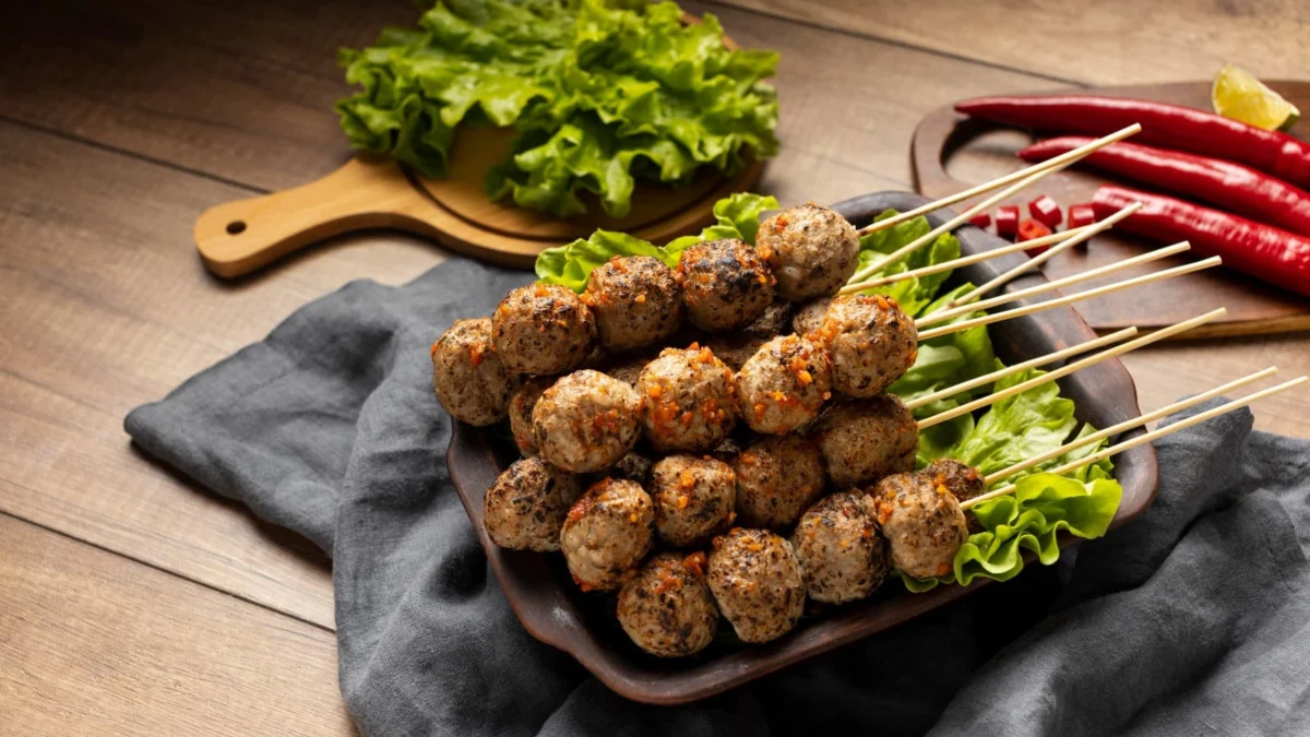 Resep Bakso Bakar dengan Saus Manis Pedas yang Nikmat!
