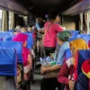 Ilustrasi : Pemudik di Terminal Cicaheum, Kota Bandung. (Pandu Musim/Jabar Ekspres)