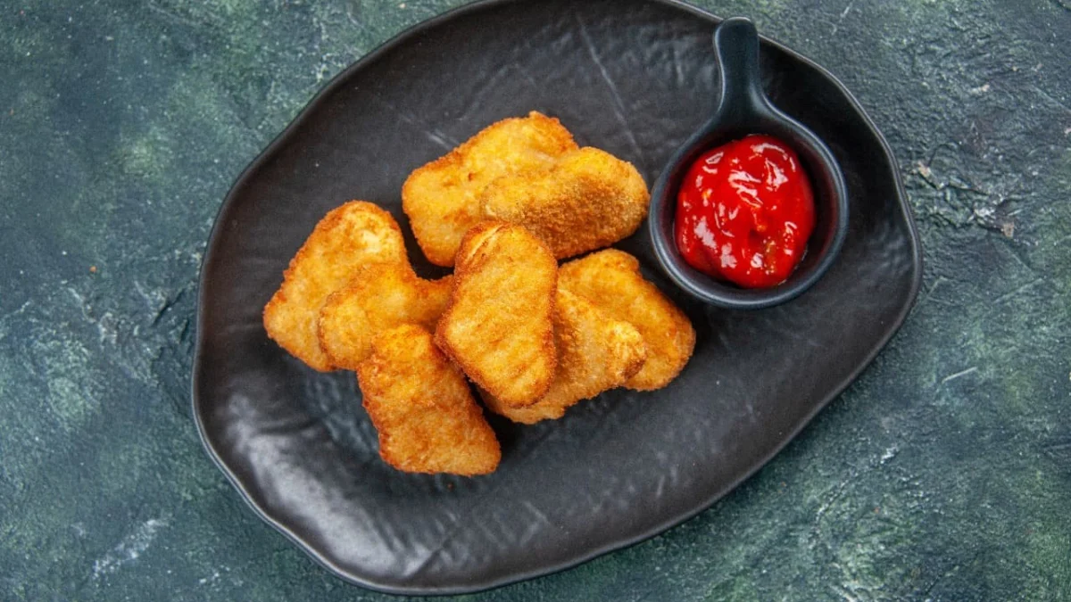 Resep Mudah Membuat Nuget Ayam yang Krispi, Cocok Sebagai Camilan Lezat (ilustrasi: Freepik)