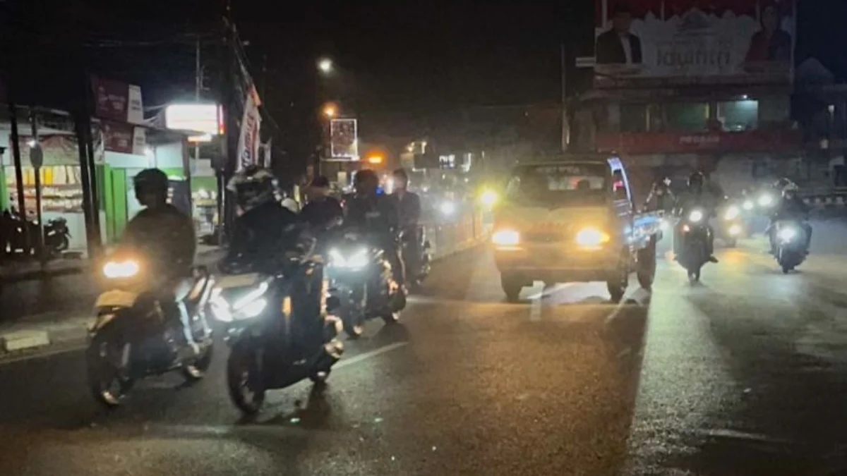 Kondisi jalur mudik Lebaran 2024 di Simpang Padalarang, Kabupaten Bandung Barat (KBB), ramai lancar, Senin (8/4).