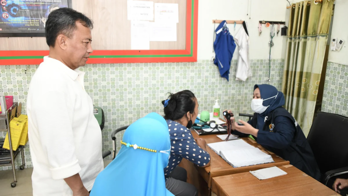 Sekda Herman Suryatman Pantau Arus Mudik di Kuningan (Foto: Biro Adpim Jabar)
