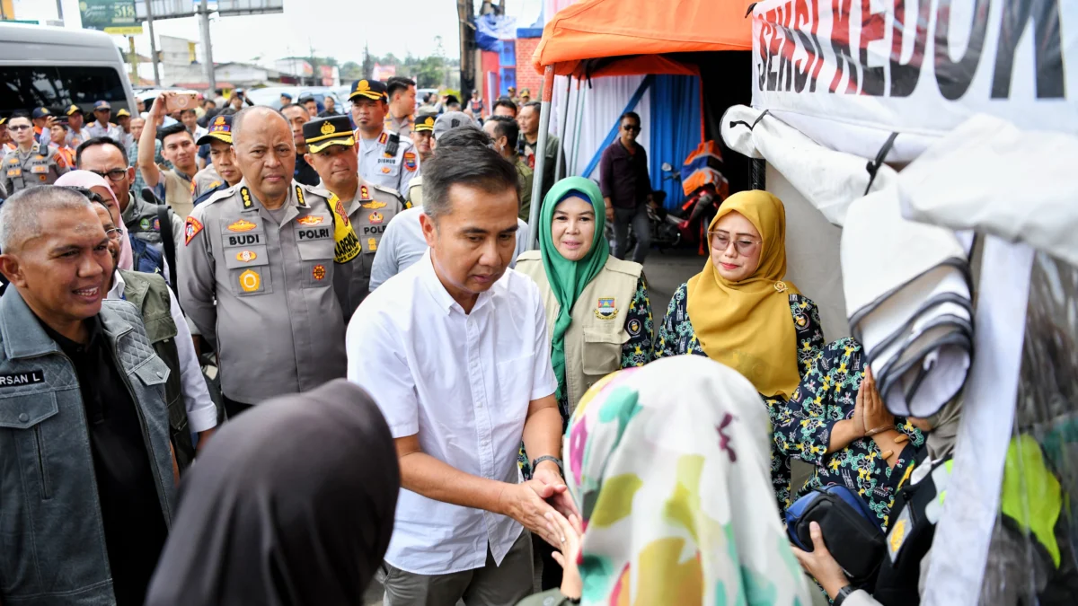 Bey Machmudin Tinjau Posko Lebaran di Simpang Tol Padalarang