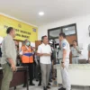 Bey Machmudin Jenguk Korban Kecelakaan Tol Japek di RSUD Karawang