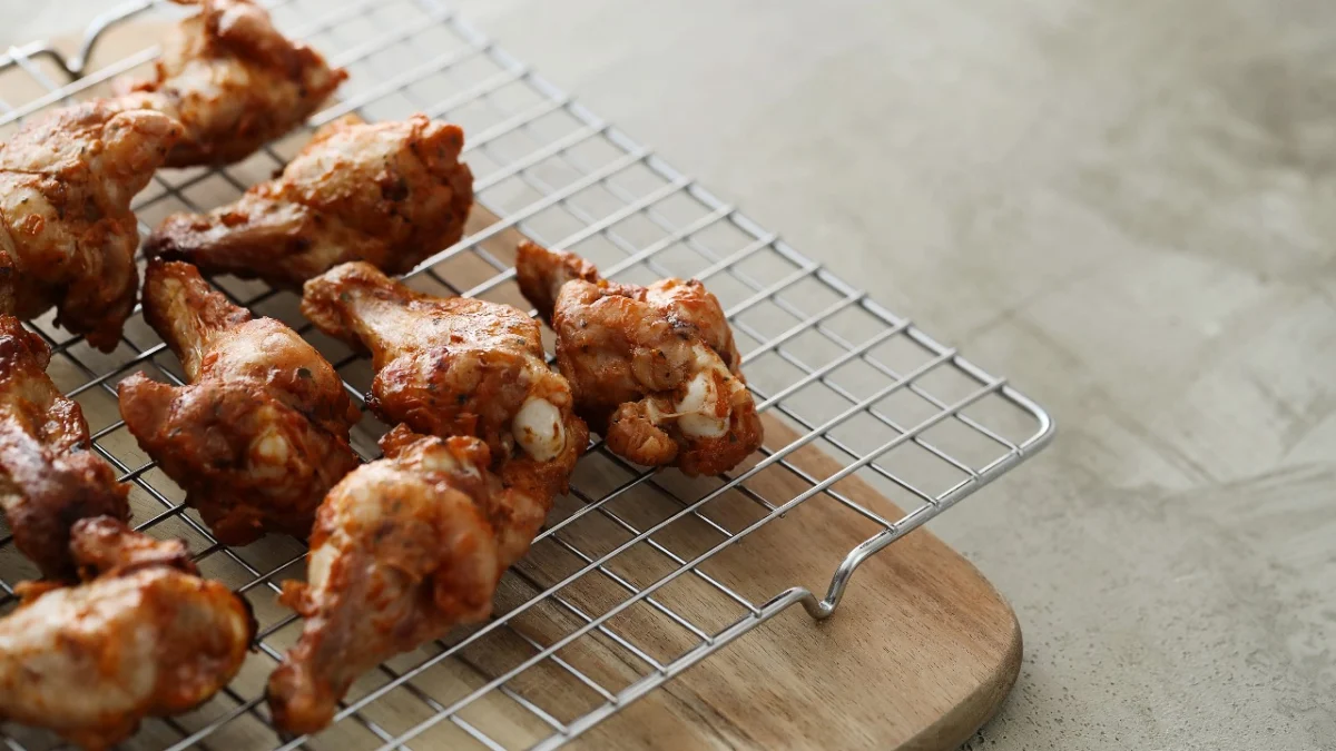 Dilapisi Saus Manis yang Khas dan Aromatik, Berikut Resep Charsiu Ayam (ilustrasi: Freepik)