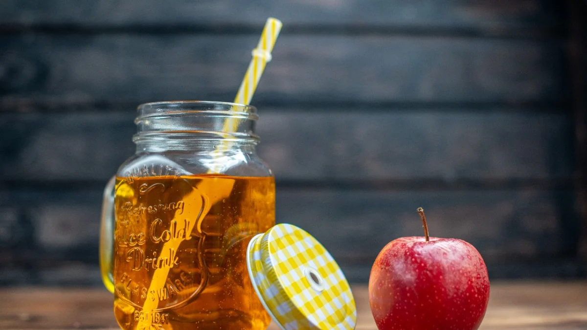 Minuman Ringan dan Menyegarkan, Berikut Resep Pembuatan Moctail Apel (ilustrasi: Freepik)