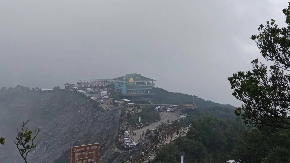 Waspada Praktik Getok Tarif Parkir di KBB, Tanya Dulu Sebelum Parkir! Penampakan parkir di wisata Tangkuban Parahu, Kabupaten Bandung Barat (KBB).