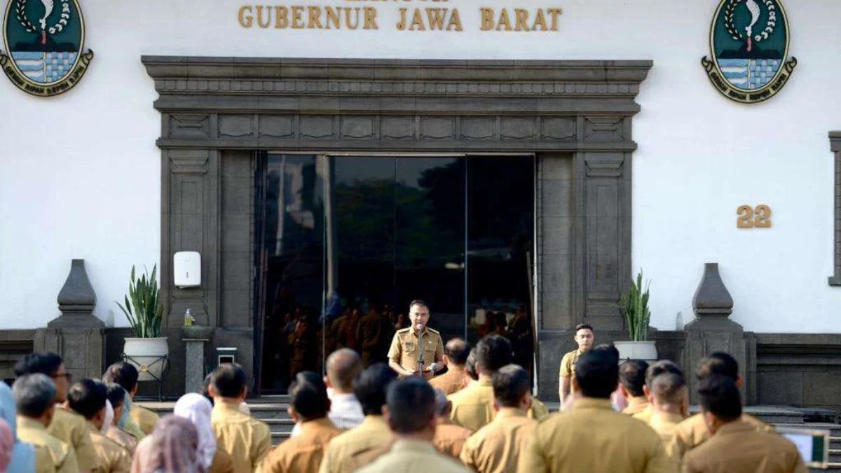 Ist. Pj Gubernur Jabar saat gelar apel bersama ASN. Dok. Humas Jabar.