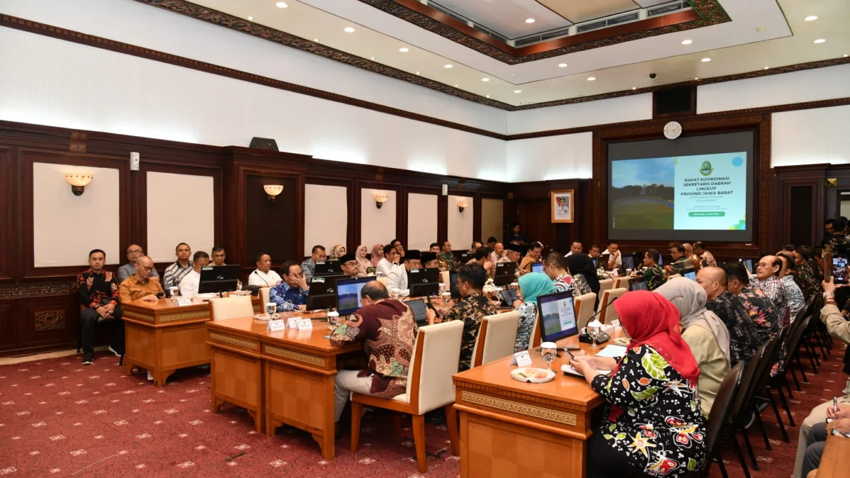 Sekda Jabar Targetkan Pendataan Petani Calon Penerima Pompanisasi Rampung Minggu Depan Sekda Jabar Targetkan Pendataan Petani Calon Penerima Pompanisasi Rampung Minggu Depan