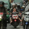 Ilustrasi: Aktivitas masyarakat di wilayah Kabupaten Bandung Timur (KBT) tepatnya di ruas jalan Cibiru-Cileunyi, Kabupaten Bandung.